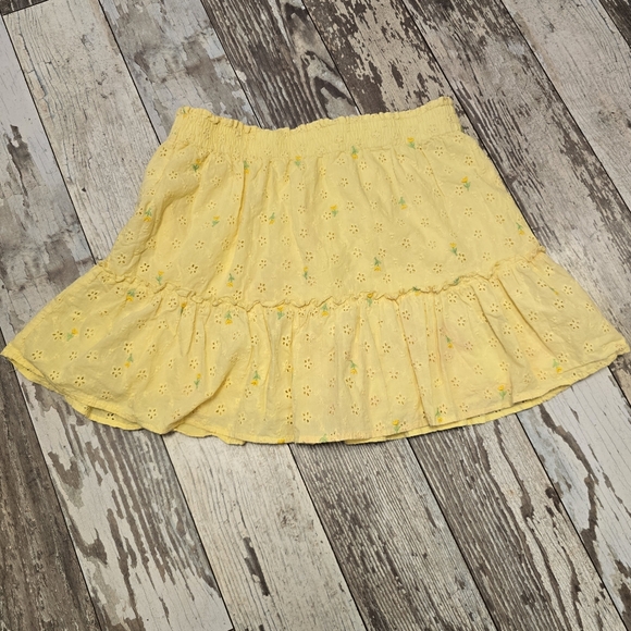 Iris Women's Yellow Embroidered Eyelet Mini Skirt Size Medium - Picture 1 of 7